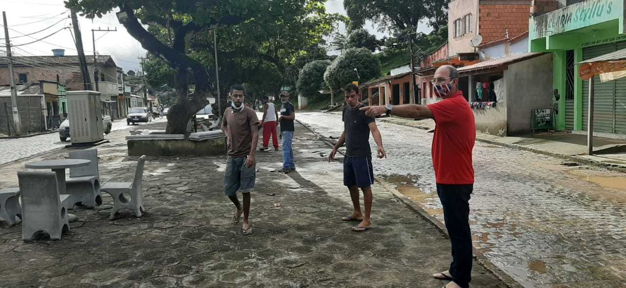 Camacã: Nova praça construída em Leoventura chama atenção dos moradores
